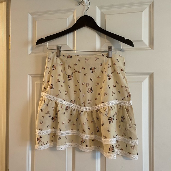 HAILEE MINI SKIRT YELLOW - Picture 4 of 7